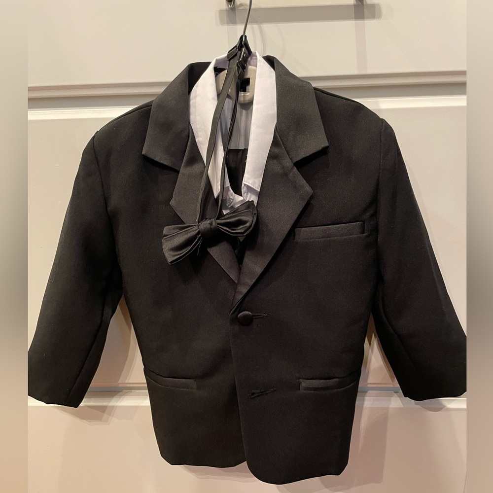 2T Boys Tuxedo - like new!